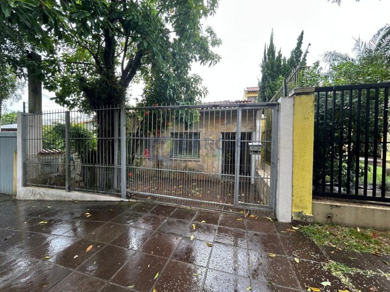 Casa com 74m², 3 dormitórios, 1 vaga no bairro Cristo Redentor em Porto Alegre