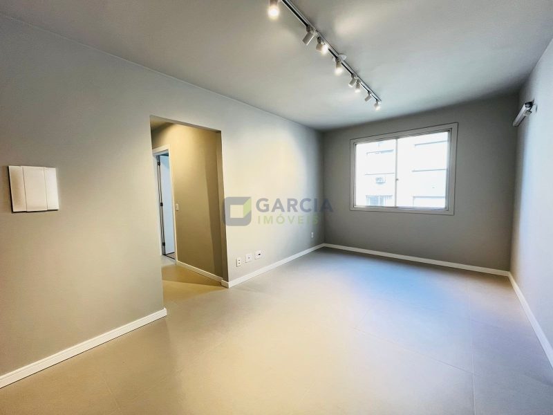 Apartamento com 58m², 2 dormitórios no bairro Vila Ipiranga em Porto Alegre