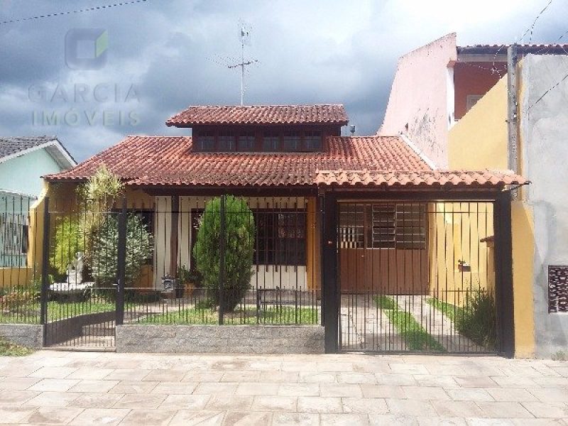 Casa com 159m², 2 dormitórios, 1 suíte, 2 vagas no bairro Parque da Matriz em Cachoeirinha