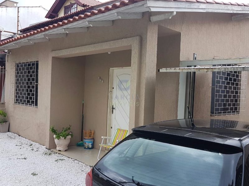 Casa com 198m², 3 dormitórios, 1 suíte, 5 vagas no bairro Sarandi em Porto Alegre