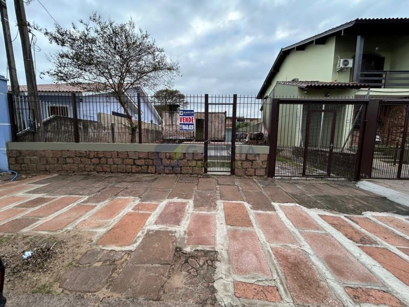 Terreno com 330m² no bairro Sarandi em Porto Alegre