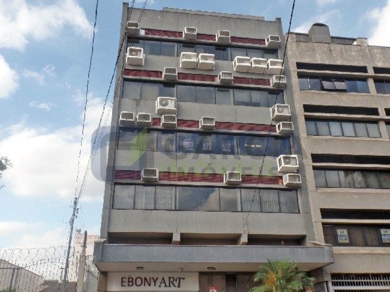Sala Comercial com 50m² no bairro Passo da Areia em Porto Alegre