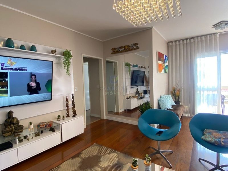 Apartamento com 129m², 3 dormitórios, 1 suíte, 1 vaga no bairro Jardim Europa em Porto Alegre