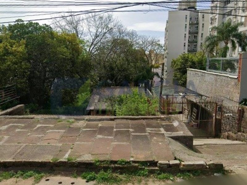 Terreno com 110m² no bairro Tristeza em Porto Alegre
