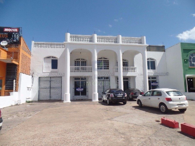 Loja com 742m² no bairro Navegantes em Porto Alegre