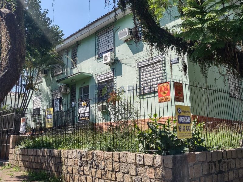 Apartamento com 61m², 3 dormitórios, 3 vagas no bairro Sarandi em Porto Alegre