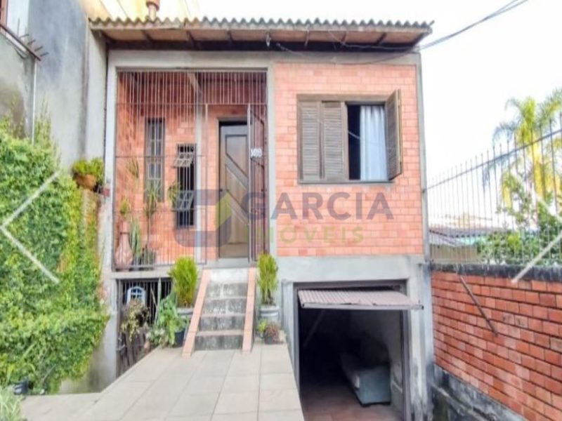 Casa com 100m², 2 dormitórios, 1 vaga no bairro Vila Ipiranga em Porto Alegre