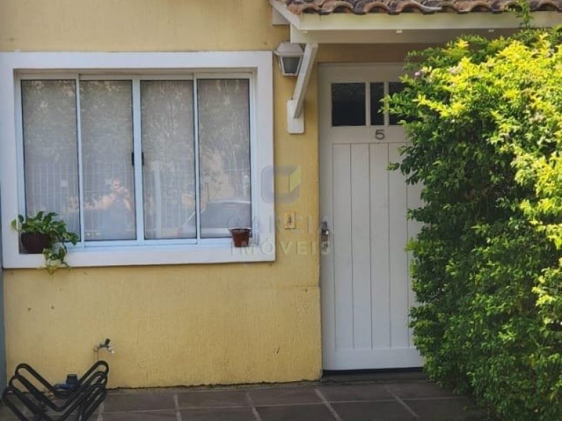 Casa com 66m², 2 dormitórios, 1 vaga no bairro Sarandi em Porto Alegre