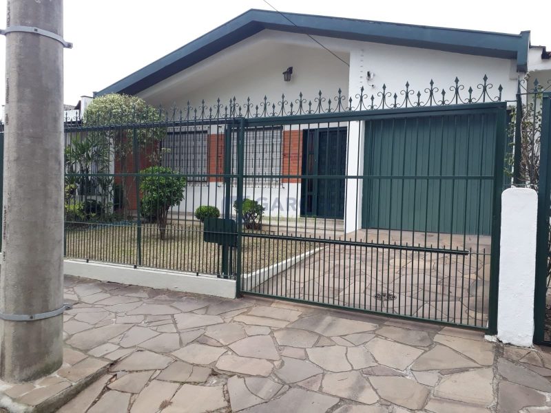 Casa com 220m², 3 dormitórios, 1 suíte, 3 vagas no bairro Sarandi em Porto Alegre