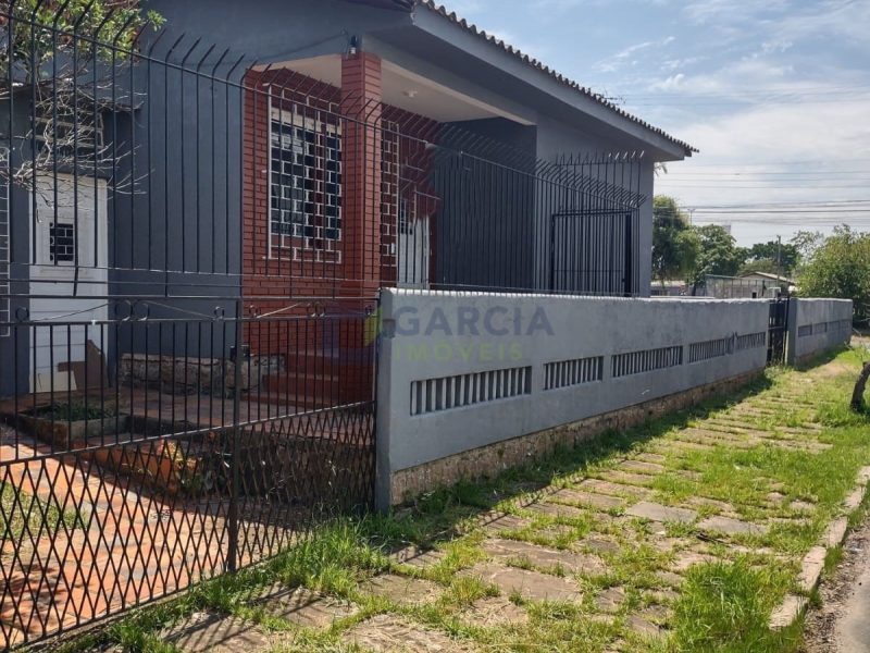 Casa com 94m², 3 dormitórios, 3 vagas no bairro Sarandi em Porto Alegre
