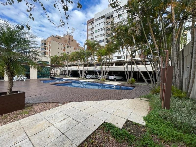 Apartamento com 94m², 3 dormitórios, 1 suíte, 3 vagas no bairro Cristo Redentor em Porto Alegre