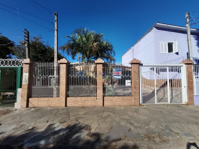 Casa com 220m², 3 dormitórios, 1 suíte, 2 vagas no bairro Sarandi em Porto Alegre