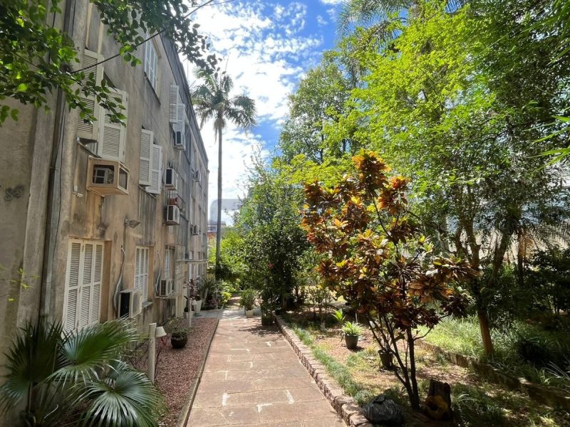 Apartamento com 76m², 3 dormitórios, 1 vaga no bairro Sarandi em Porto Alegre