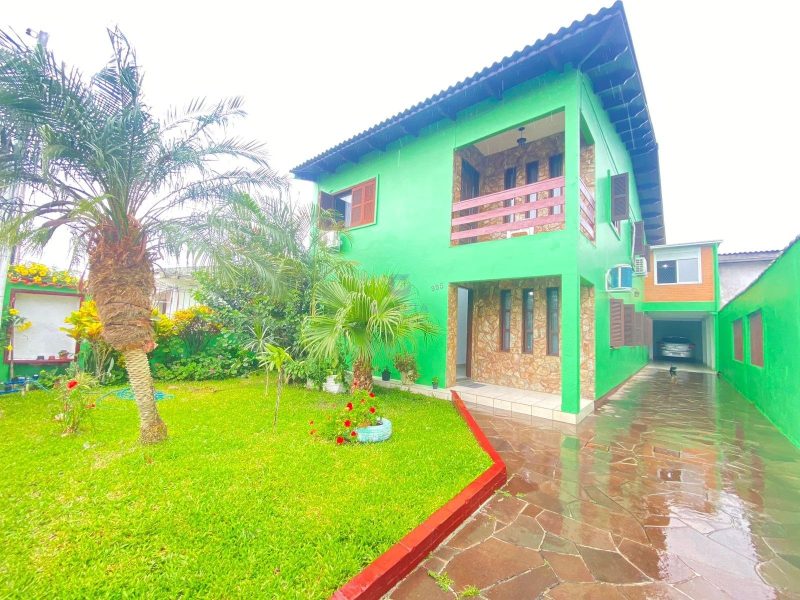 Casa com 214m², 3 dormitórios, 1 suíte, 2 vagas no bairro Sarandi em Porto Alegre