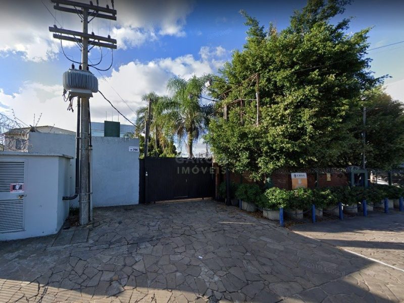 Depósito com 900m² no bairro Sarandi em Porto Alegre