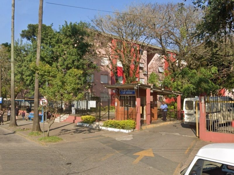 Apartamento com 52m², 2 dormitórios, 1 vaga no bairro Sarandi em Porto Alegre