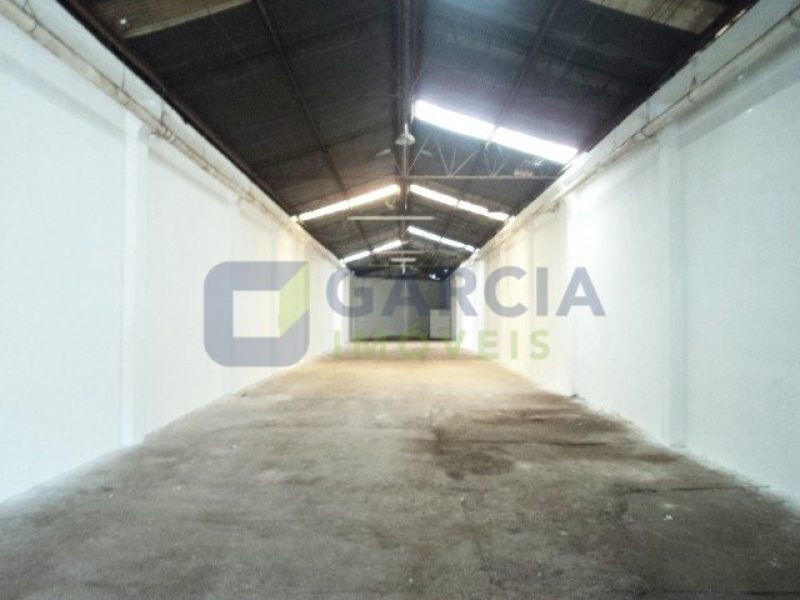 Depósito com 600m² no bairro Sarandi em Porto Alegre