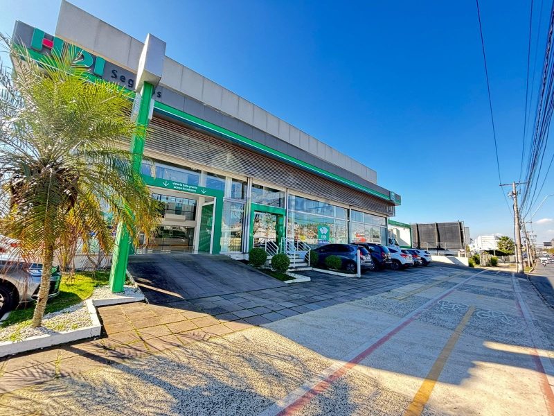Loja com 1.014m² no bairro Jardim São Pedro em Porto Alegre