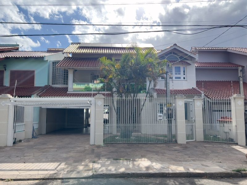 Casa com 200m², 5 dormitórios, 2 suítes, 4 vagas no bairro Jardim Itu em Porto Alegre