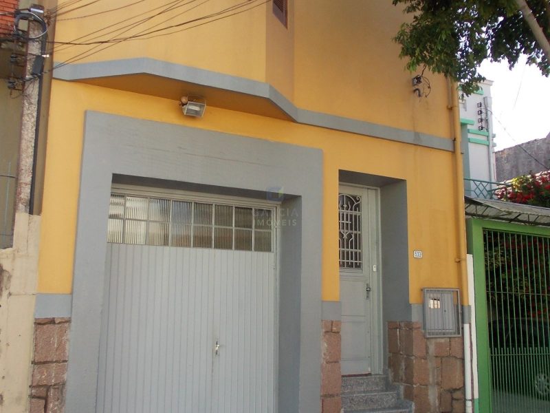 Casa com 160m², 3 dormitórios, 1 suíte, 2 vagas no bairro São Geraldo em Porto Alegre