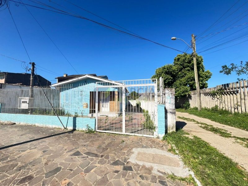 Terreno com 600m², 1 dormitório, 1 vaga no bairro Sarandi em Porto Alegre