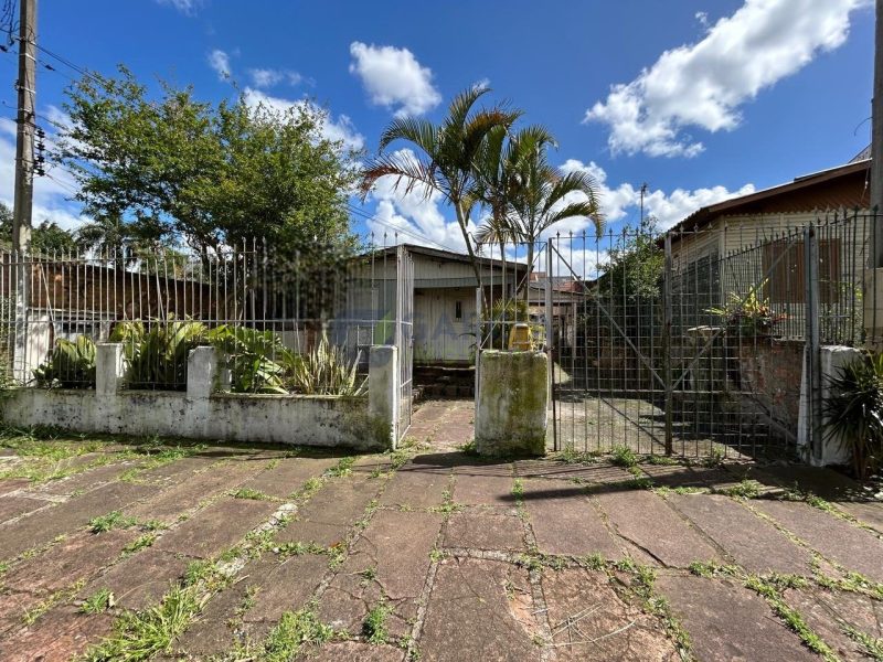 Terreno com 320m² no bairro São Sebastião em Porto Alegre
