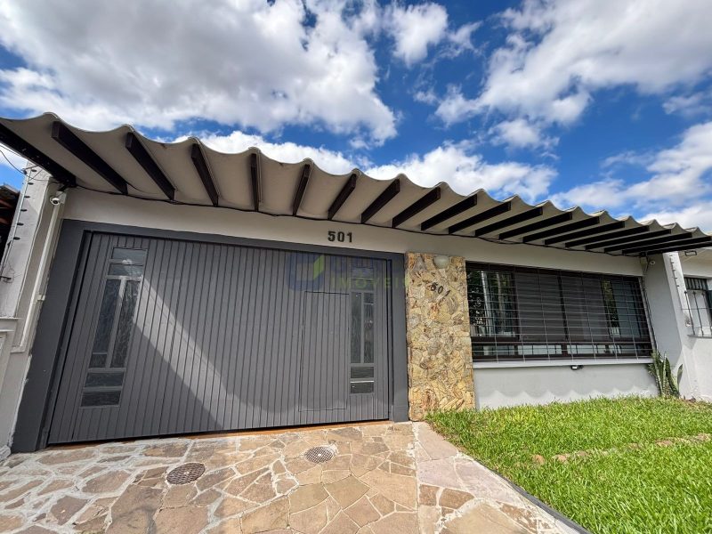 Casa com 120m², 3 dormitórios, 1 suíte, 1 vaga no bairro São Sebastião em Porto Alegre