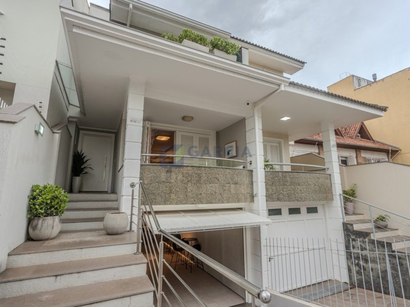 Casa com 198m², 3 dormitórios, 1 suíte, 3 vagas no bairro Jardim Itu em Porto Alegre