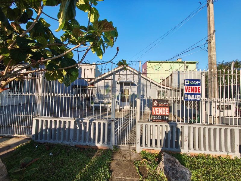Casa com 200m², 2 dormitórios, 2 vagas no bairro Sarandi em Porto Alegre