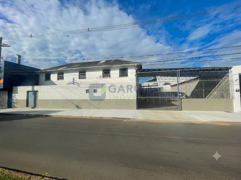 Depósito com 984m², 4 vagas no bairro Santa Maria Goretti em Porto Alegre