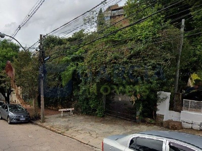 Terreno com 700m², 1 dormitório no bairro Floresta em Porto Alegre