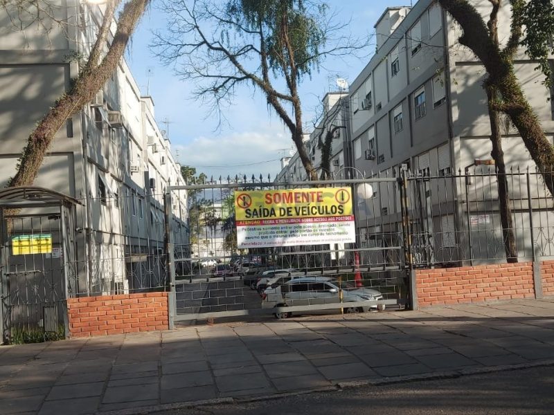 Apartamento com 54m², 2 dormitórios, 1 vaga no bairro Sarandi em Porto Alegre