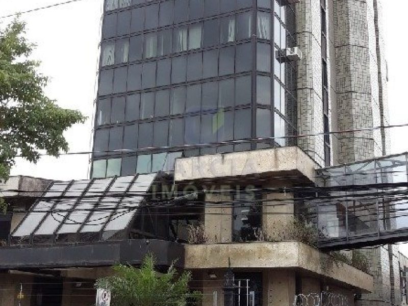 Prédio com 4.382m², 99 vagas no bairro Floresta em Porto Alegre
