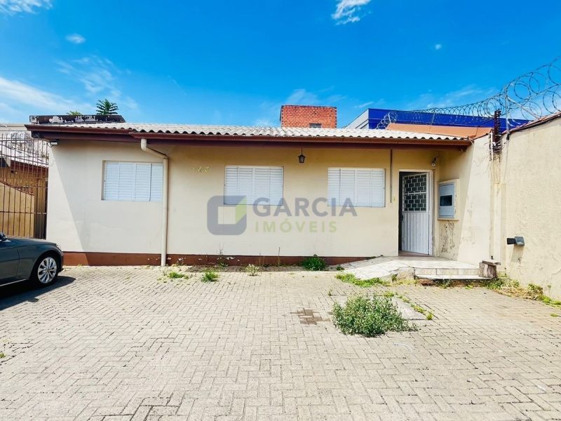 Casa com 290m², 2 dormitórios, 3 vagas no bairro Sarandi em Porto Alegre