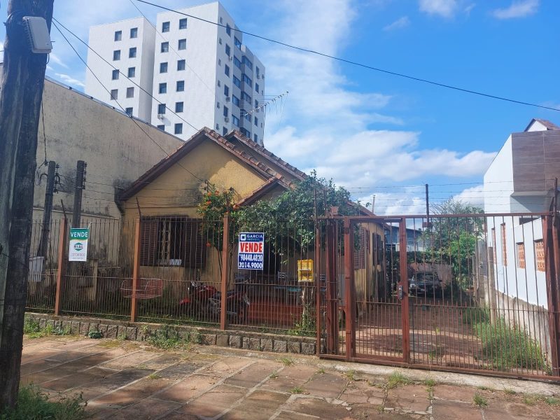 Terreno com 330m² no bairro Jardim Itu Sabará em Porto Alegre