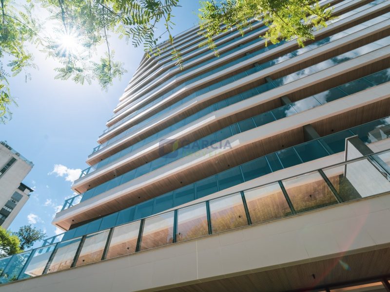 Apartamento com 231m², 3 dormitórios, 3 suítes no bairro Petrópolis em Porto Alegre