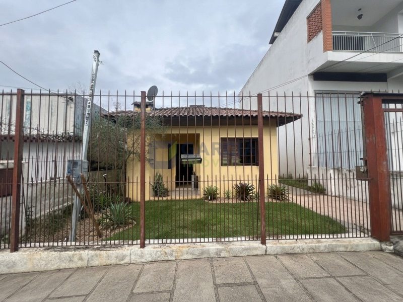 Casa com 150m², 3 dormitórios, 3 vagas no bairro Sarandi em Porto Alegre