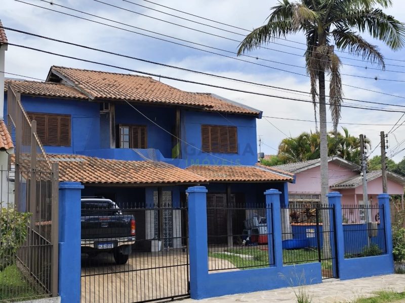 Casa com 360m², 7 dormitórios, 1 suíte, 2 vagas no bairro Jardim Itu em Porto Alegre