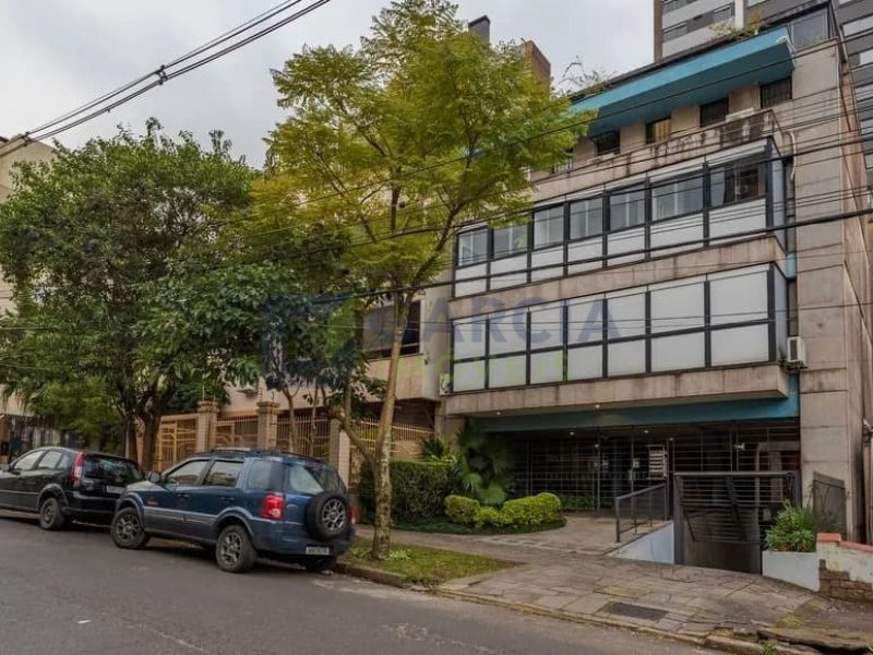 Apartamento com 266m², 4 dormitórios, 1 suíte, 2 vagas no bairro Petrópolis em Porto Alegre