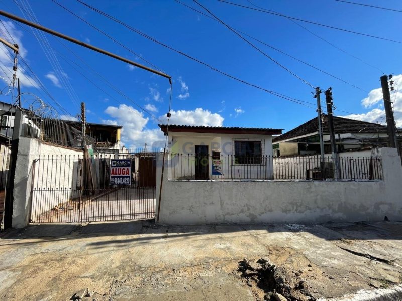 Casa com 150m², 3 dormitórios, 2 vagas no bairro Sarandi em Porto Alegre