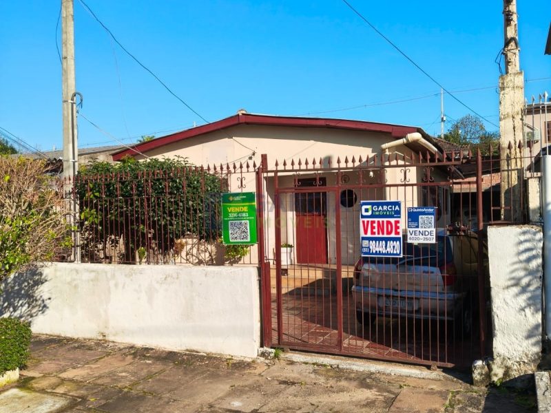 Casa com 107m², 3 dormitórios, 2 vagas no bairro Passo das Pedras em Porto Alegre