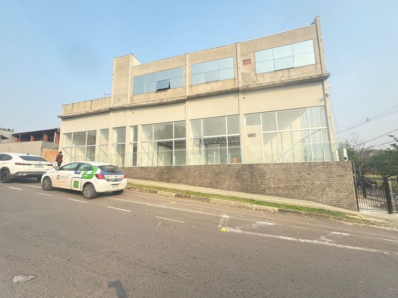 Loja com 43m² no bairro Sarandi em Porto Alegre