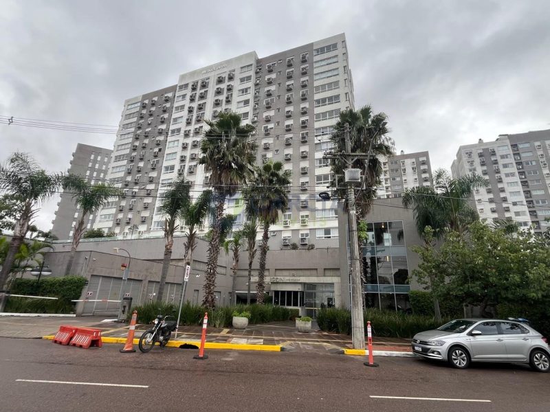 Apartamento com 75m², 3 dormitórios, 1 suíte, 1 vaga no bairro São Sebastião em Porto Alegre