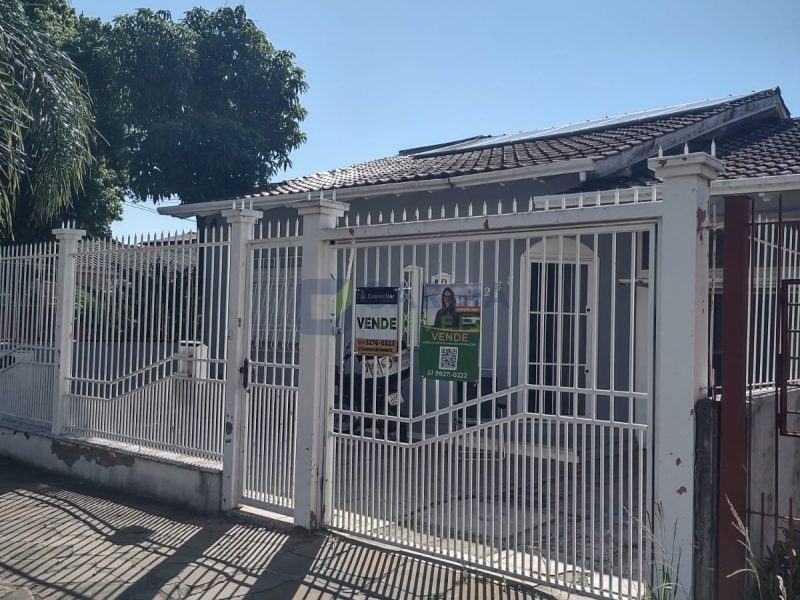Casa com 281m², 5 dormitórios, 2 suítes, 4 vagas no bairro Sarandi em Porto Alegre