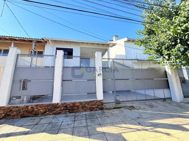 Casa com 242m², 2 dormitórios, 2 suítes, 4 vagas no bairro Ecoville em Porto Alegre