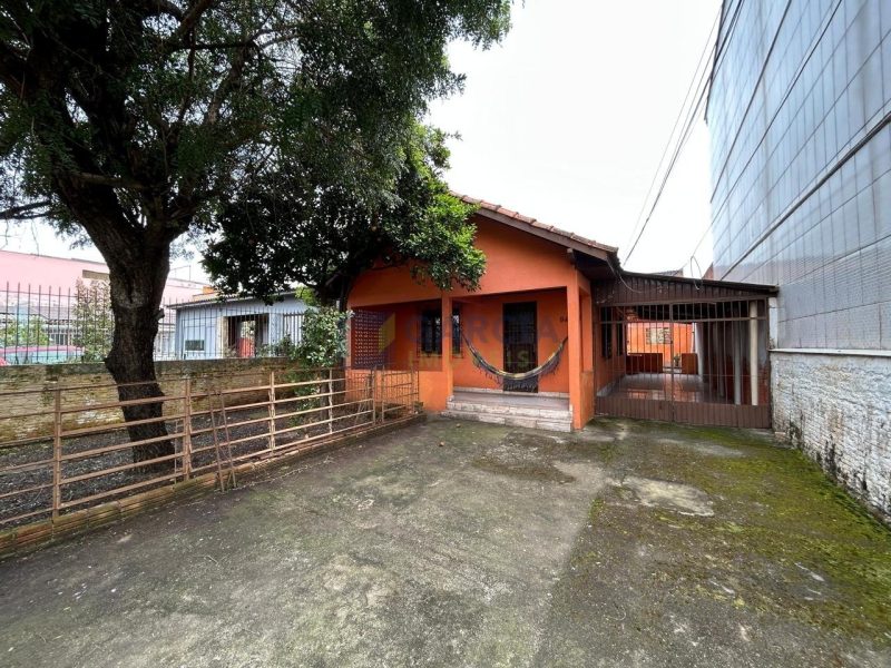 Casa com 167m², 2 dormitórios, 1 suíte, 2 vagas no bairro Sarandi em Porto Alegre