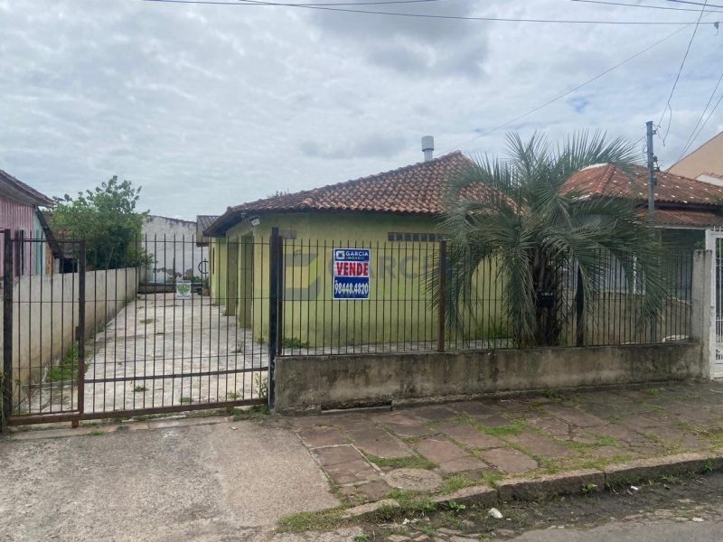 Casa com 78m², 2 dormitórios, 3 vagas no bairro Sarandi em Porto Alegre