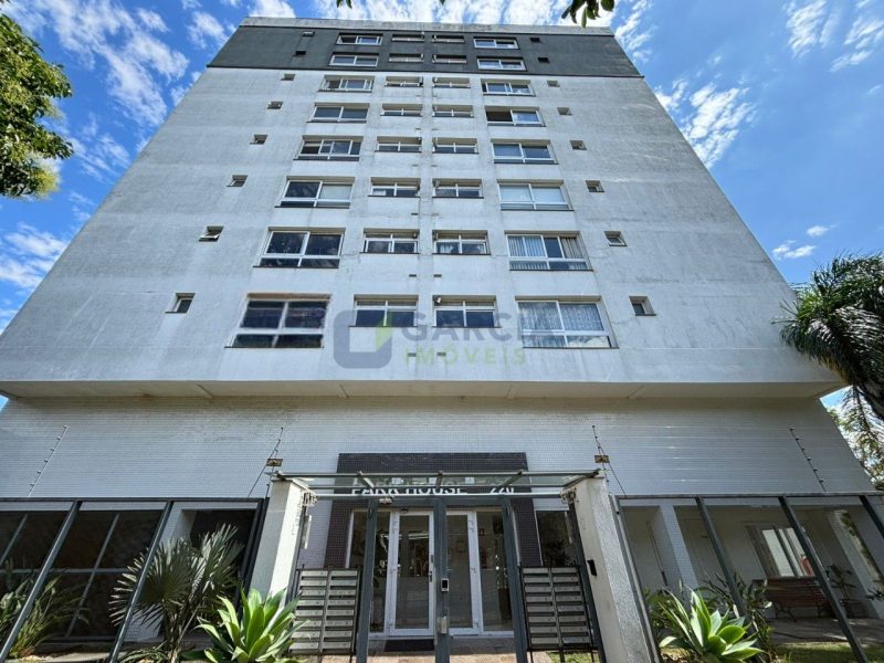 Apartamento com 60m², 2 dormitórios, 1 suíte, 1 vaga no bairro São Sebastião em Porto Alegre