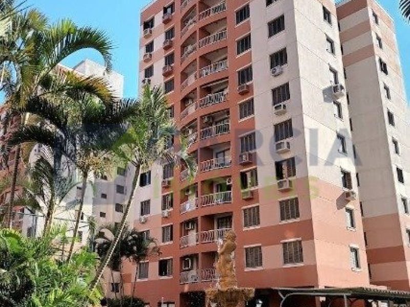 Apartamento com 70m², 3 dormitórios, 1 vaga no bairro Cristo Redentor em Porto Alegre