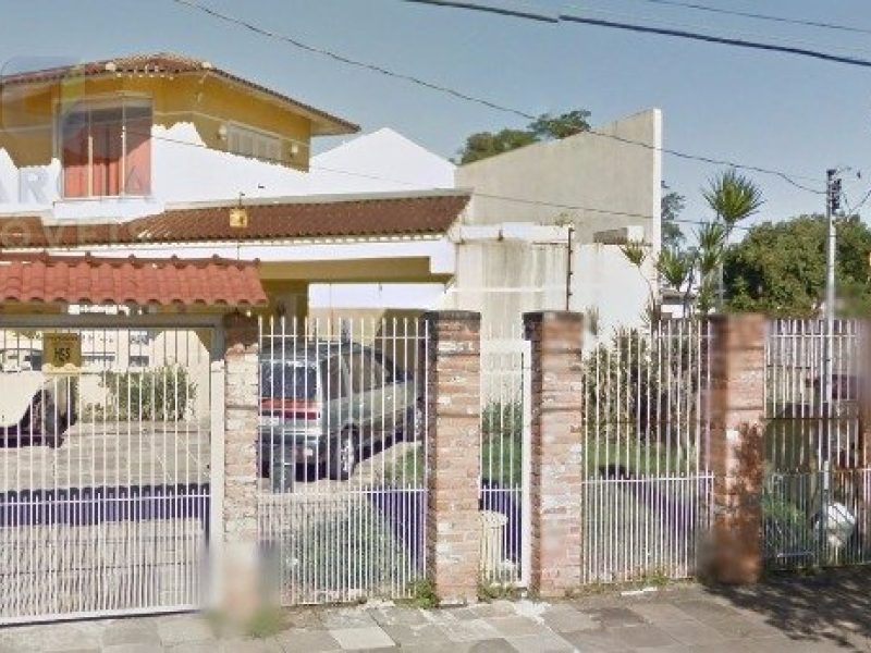 Casa com 180m², 3 dormitórios, 1 suíte, 4 vagas no bairro Sarandi em Porto Alegre